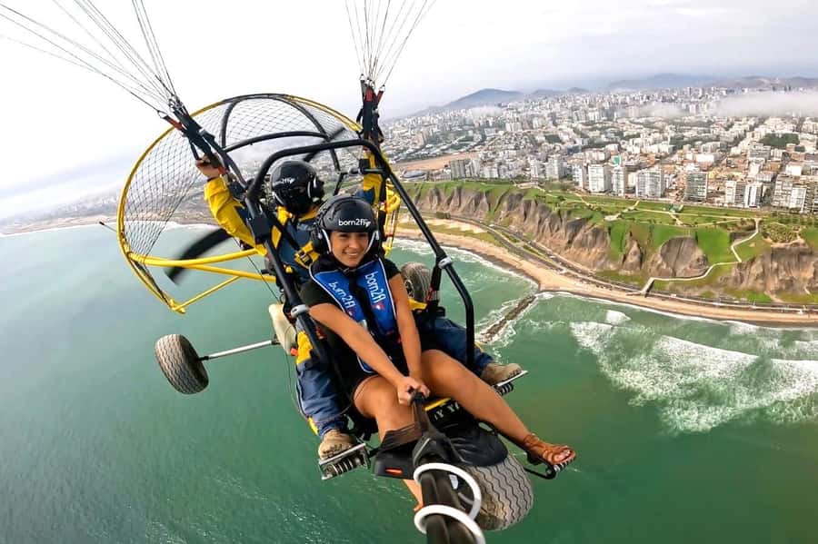 Lima: Paramotor in Costa verde | Adrenaline in the air | - What the first moments in the air feel like