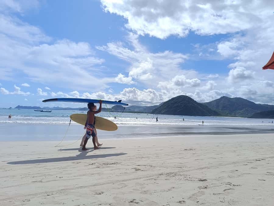 Lombok : Tandem Paragliding with Pilot & Beach Tour - Selong Belanak Beach, from swimming to first surf lessons