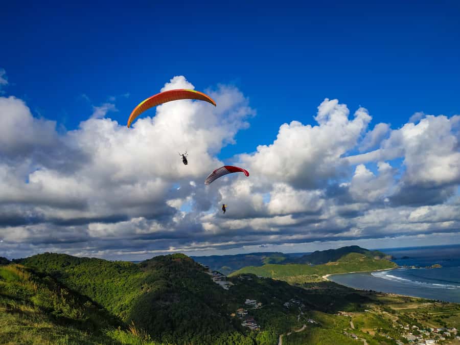 Lombok : Tandem Paragliding with Pilot & Beach Tour - The private car makes a real difference