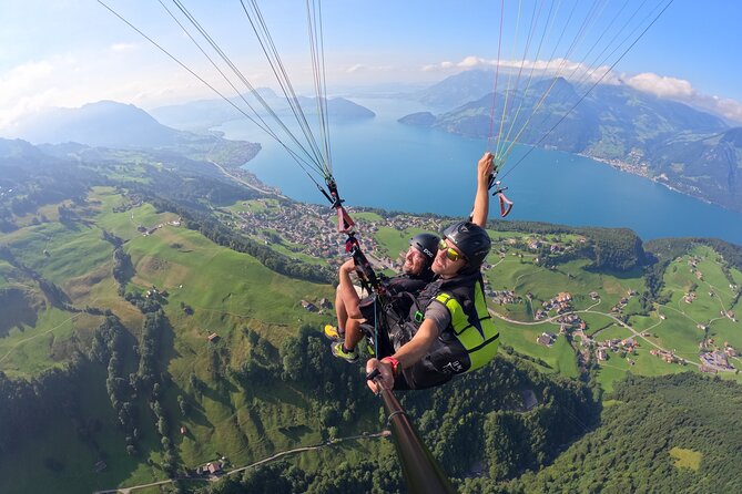 Lucerne: Paragliding Tandem Flights - From cable car to open sky in five minutes