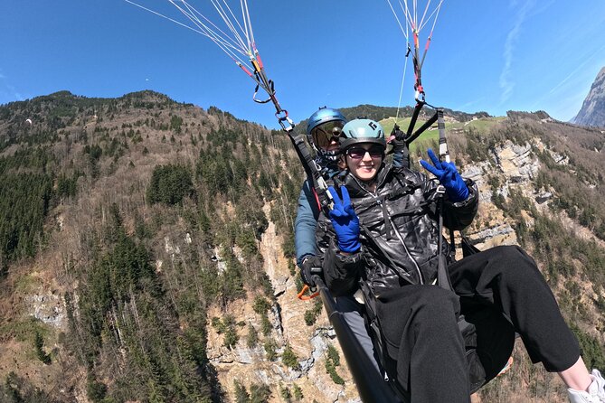 Lucerne: Paragliding Tandem Flights - The landing and walk back to the meeting point