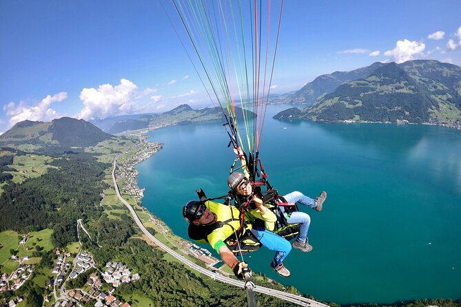 Luzern / Lucerne Professional Paragliding Tandem Flights - What the tandem flight feels like
