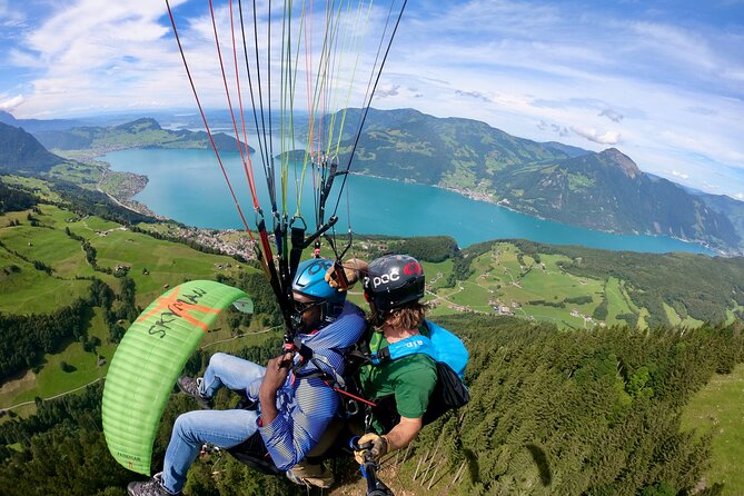 Luzern / Lucerne Professional Paragliding Tandem Flights - A small group, but not a private flight