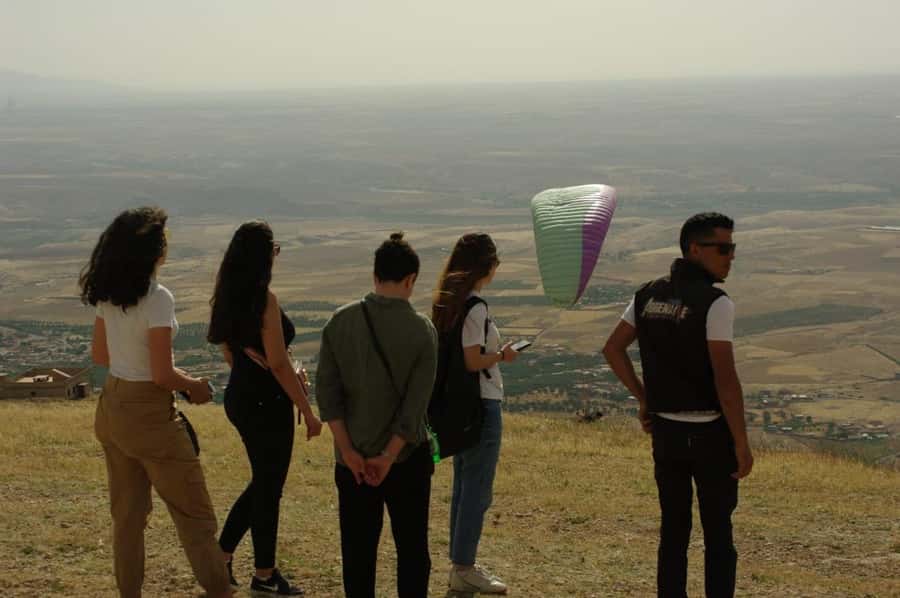 Marrakech: Paragliding flight over the Agafay desert and the High Atlas mountains - Landing, mint tea, and a local pause