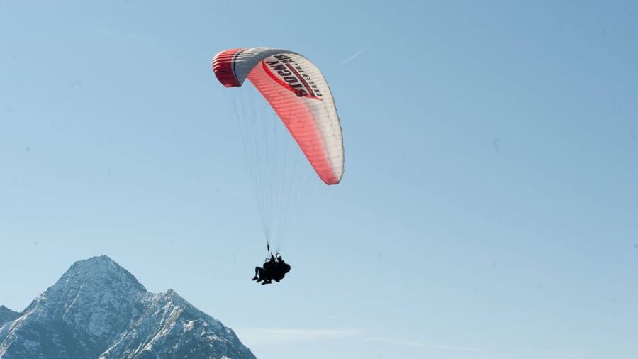Mayrhofen: Paragliding Flight Experience Over Mountains - Getting ready for a first flight