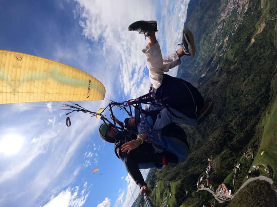 Medellin: Paragliding flight with GoPro photos and videos - Starting at San Félix, close to the launch sites