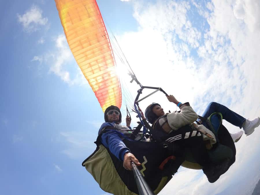 Medellin: Paragliding flight with GoPro photos and videos - Getting ready for takeoff