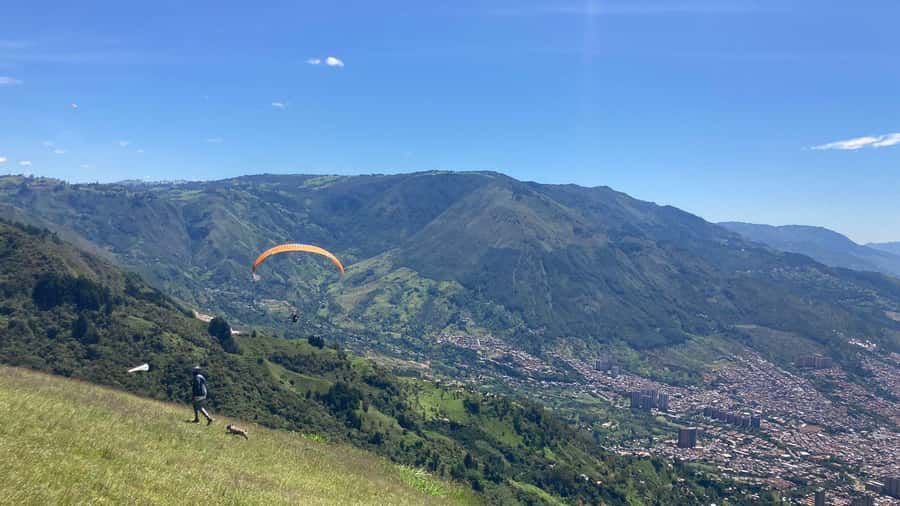 Medellín Paragliding - Go Pro Included - What the $130 price covers