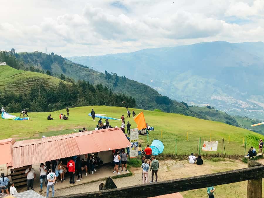 Medellín: Paragliding in the Colombian Andes - The 15-minute flight over the Aburrá Valley