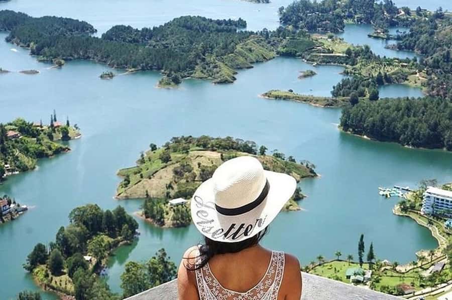 Medellín: Private Tour to Guatapé + Paragliding - Who should book this experience?