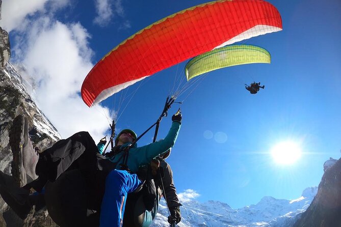 Mürren: Paragliding over the Lauterbrunnen Valley - Taking off without the movie stunt