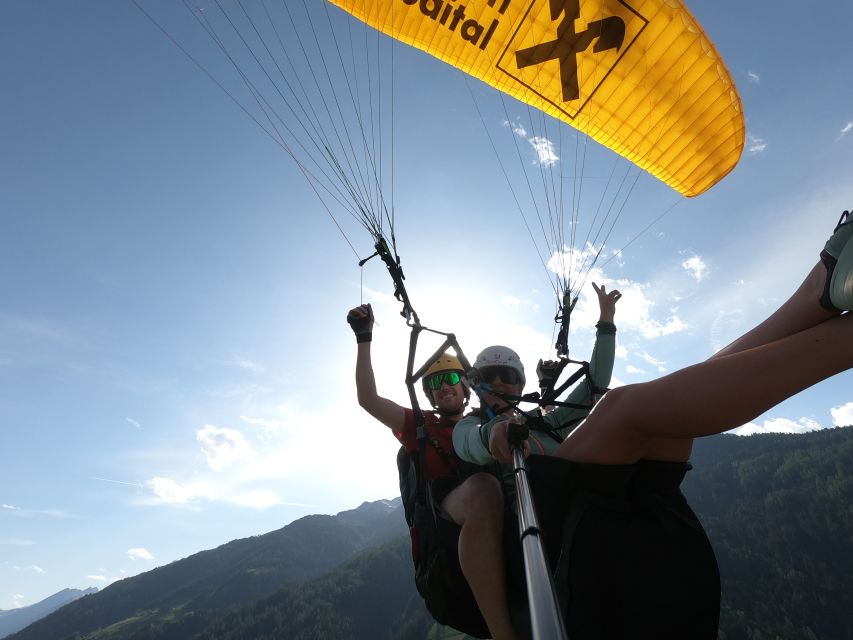 Neustift im Stubaital: Panoramic Tandem Paragliding Flight - The 10-minute cable car ride to the launch area