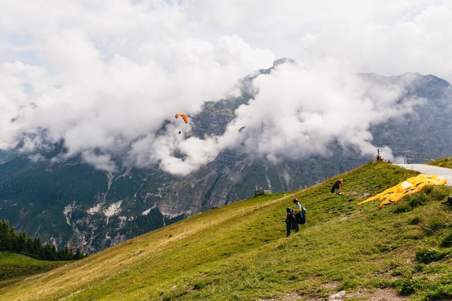 Neustift im Stubaital: Tandem Paragliding Flight - The flight: quiet air and wide Alpine views