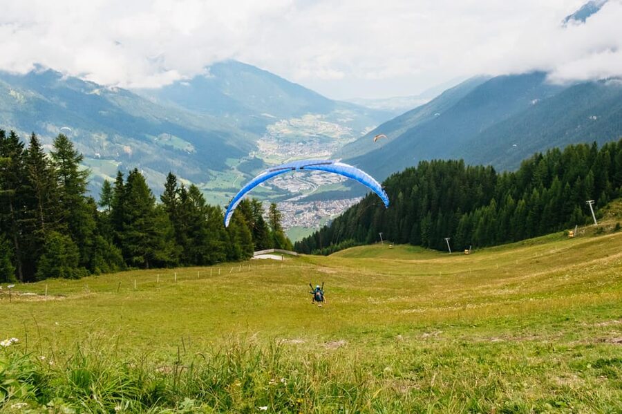 Neustift im Stubaital: Tandem Paragliding Flight - Weather is part of the adventure