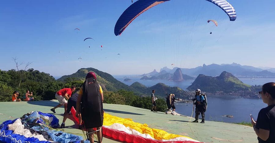 Niterói: Paragliding Experience with GoPro Photos and Video - Takeoff from the flight ramps