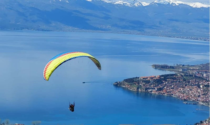 Ohrid: Paragliding Experience with Pick-up - One hour of stand-up paddleboarding on the lake