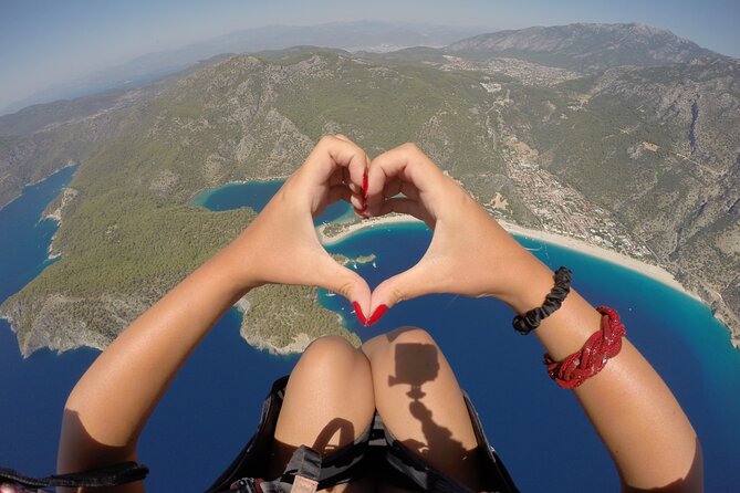 Oludeniz Paragliding Fethiye Turkey, Additional Features - Pilots, briefing, and the feeling of security