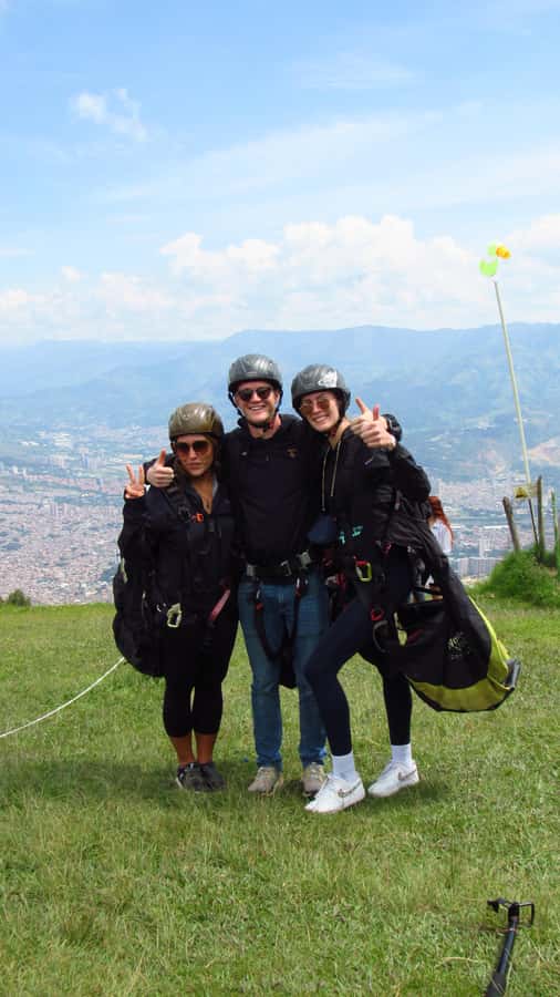 Paraglide over beautiful Medellin - Breakfast before the adrenaline