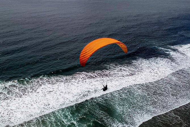Paragliding Adventure in Maitencillo - The briefing and equipment setup
