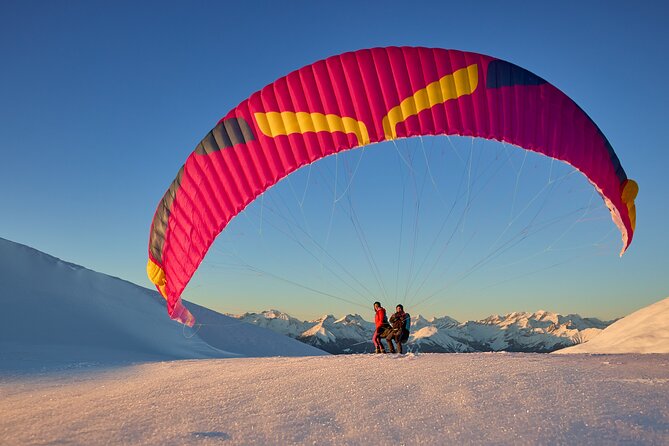 Paragliding adventure Plose/Brixen Dolomites for nature lovers - The gentle landing and the practical finish
