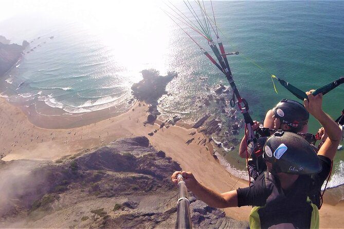 Paragliding Algarve Experience - Landing with Nelson’s instructions