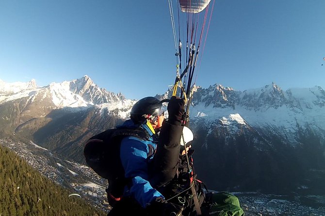 paragliding discovery flight - Taking the lift toward the Chamonix launch point