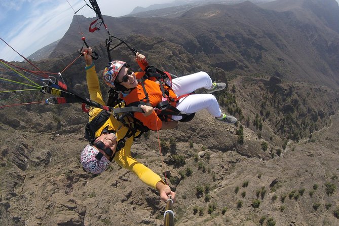 Paragliding Epic Experience in Tenerife with the Spanish Champion Team - Who will enjoy this most