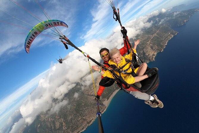 Paragliding Experience in Ölüdeniz - Handling the launch and landing