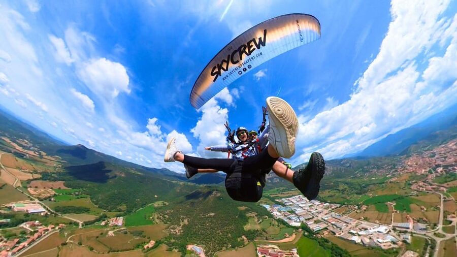 Paragliding: Experience the magic of flying near Barcelona. Report included - The 4x4 ride to the takeoff point