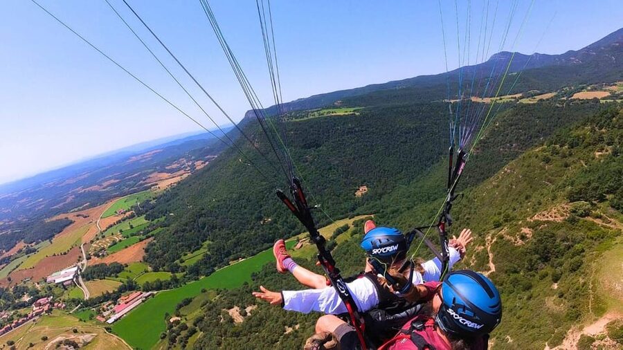 Paragliding: Experience the magic of flying near Barcelona. Report included - What the early feedback tells me
