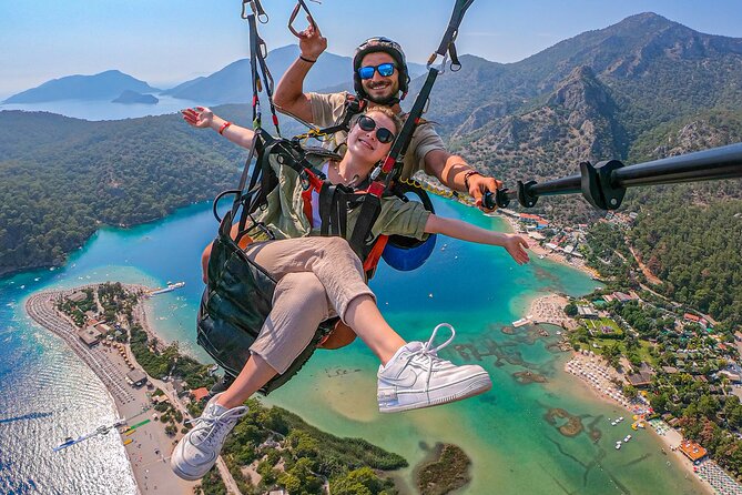Paragliding In Fethiye Oludeniz, Turkey - Stop one: meeting the pilot and preparing to fly
