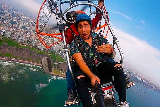 Paragliding in Lima - Costa Verde - The briefing and first steps into the air