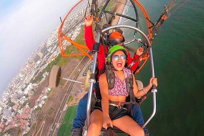 Paragliding in Lima - Costa Verde - Safety, comfort, and communication