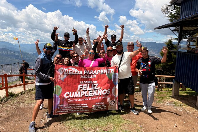 Paragliding in Medellin. - Landing, Photos, and the Return
