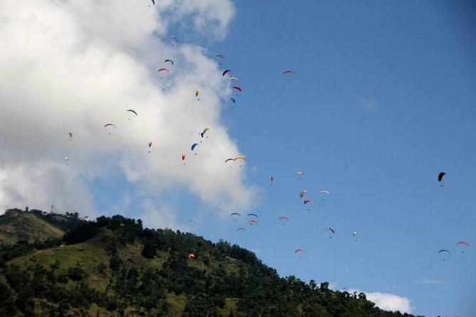 Paragliding in Pokhara - A 20 to 25 minute flight above Pokhara