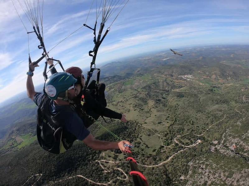 Paragliding: near Ronda (Málaga) - The first lift off the ground