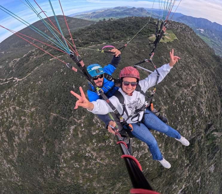 Paragliding: near Ronda (Málaga) - Sierra views and vultures from above