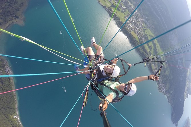 Paragliding Performance flight over the magnificent Lake Annecy - Meeting point, shuttle, and timing advice