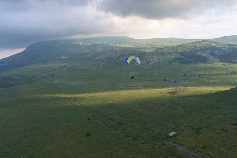 Paragliding Sofia from Above - The 15-minute walk to Goli Peak