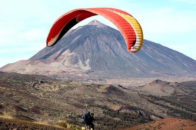 Paragliding Tandem - Flying alone with a professional pilot
