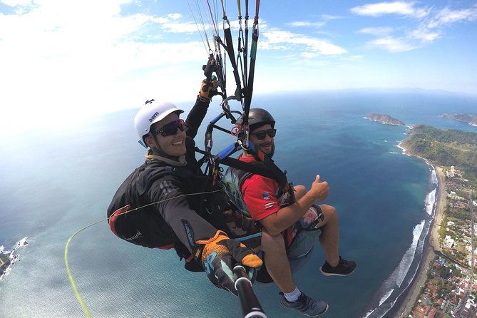 Paragliding tandem flight 1.500 ft & up - Three beaches from one high viewpoint