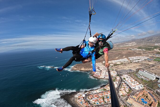 Paragliding Tandem Flight in Tenerife South ADRENALINE! - Preparing for a first tandem flight