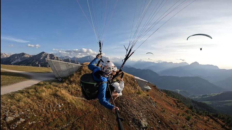 Paragliding Tandem Flight Kronplatz Dolomites Alps - Why the small group makes a difference