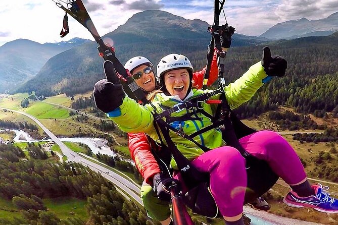 Paragliding Tandem Flights in Engadin - From Silvaplana Surlej to the launch site
