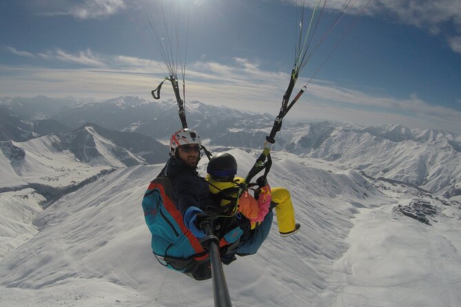 Paragliding tandem flights in Georgia - The safety briefing and takeoff