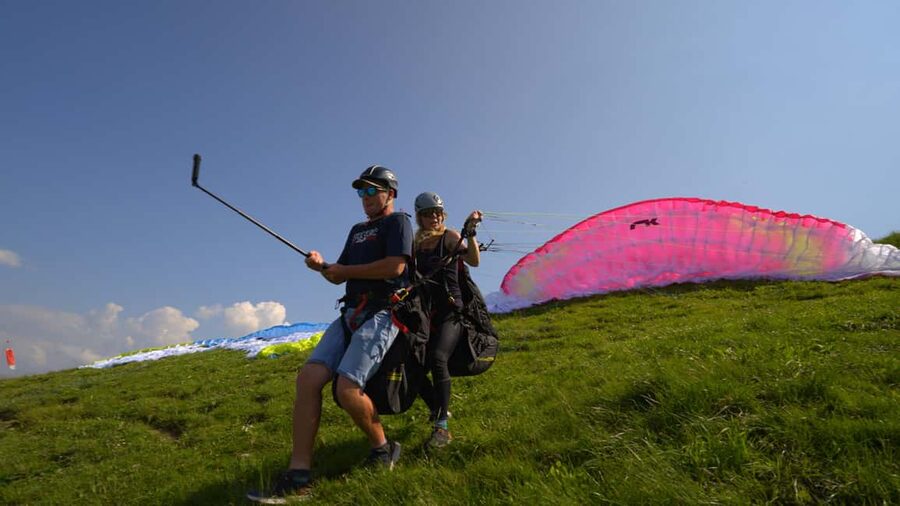 Paragliding Tandem in Salzkammergut / Sound of Music Flight - Choosing between a panorama and action flight