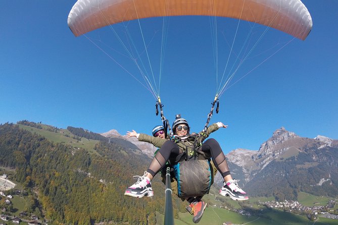 Paragliding Tandemflight Lucerne - Engelberg - Floating over Engelberg and the Titlis region