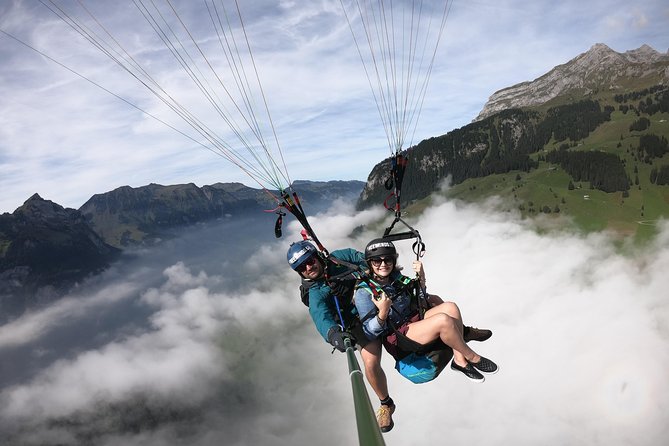 Paragliding Tandemflight Lucerne - Engelberg - Riding upward before takeoff