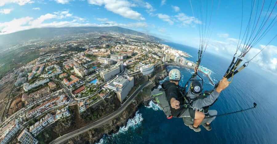 Paragliding Tenerife: Flight from Teide to Puerto de la Cruz - From Izaña to the coast, a flight with real variety