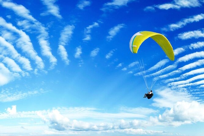 Paragliding Tour Baku - Flying above Beshbarmagh Mountain